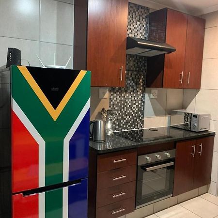 Rhino House With 3 Bedrooms Next To Pilanesberg And Sun City Mogwase ภายนอก รูปภาพ