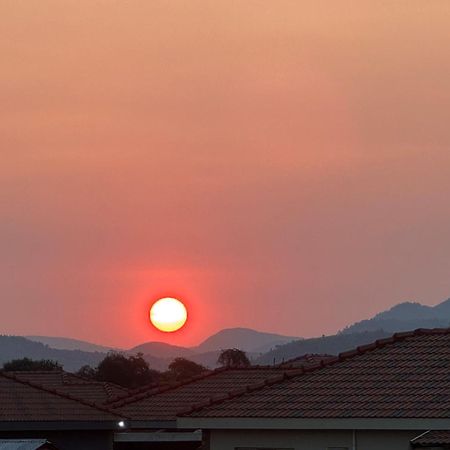 Rhino House With 3 Bedrooms Next To Pilanesberg And Sun City Mogwase ภายนอก รูปภาพ