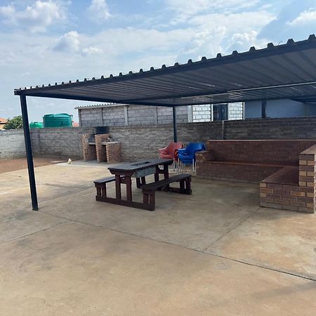 Rhino House With 3 Bedrooms Next To Pilanesberg And Sun City Mogwase ภายนอก รูปภาพ