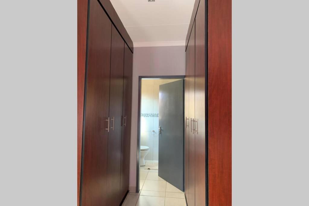 Rhino House With 3 Bedrooms Next To Pilanesberg And Sun City Mogwase ภายนอก รูปภาพ
