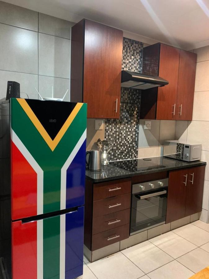 Rhino House With 3 Bedrooms Next To Pilanesberg And Sun City Mogwase ภายนอก รูปภาพ